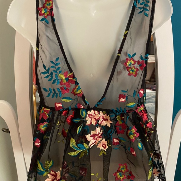 SEXY LACE TOP - Picture 3 of 5